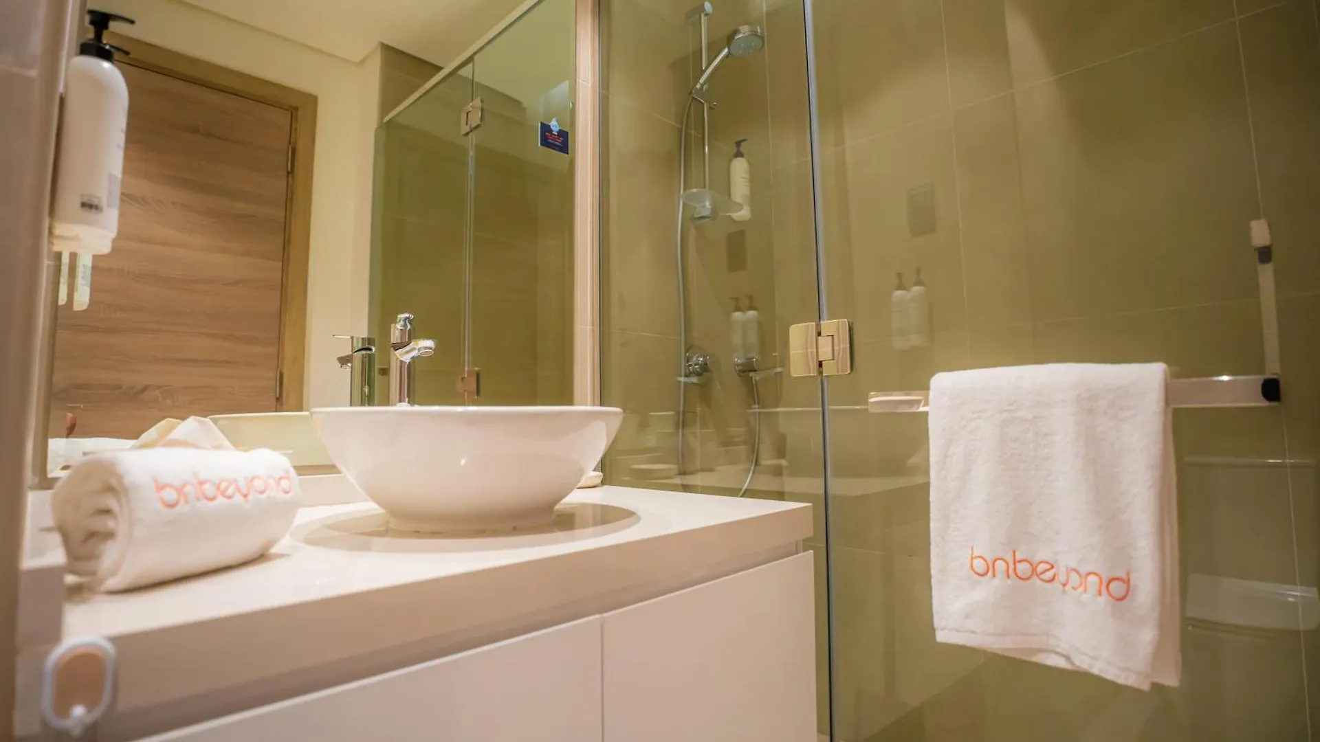 Bnbeyond'S Sheek Studio At Studio One Tower Dubai 0*,